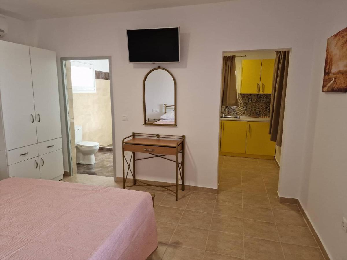 Ferienwohnung Solymar Prive Archangelos  Exterior foto